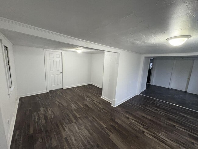 Building Photo - 829 N Lynn St