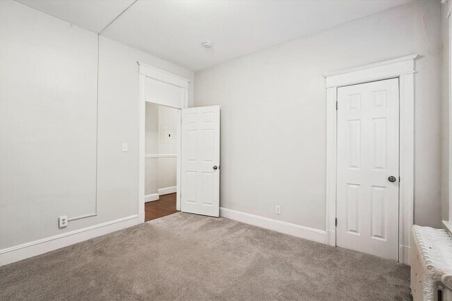 Building Photo - 150 Seaton Pl NW