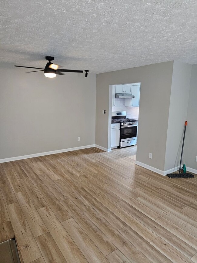 Building Photo - {MA3101}  COMPLETELY RENOVATED. Available ...
