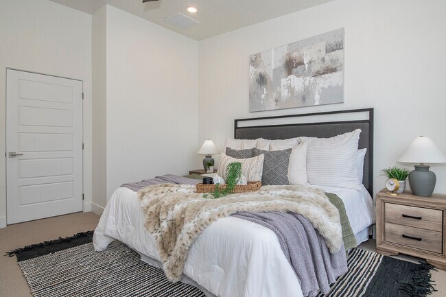 Building Photo - 478 E Violets Cv Ln