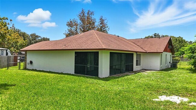 Building Photo - 3346 Mazur Dr