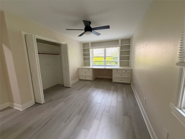 Building Photo - 2 Bayleaf Ln