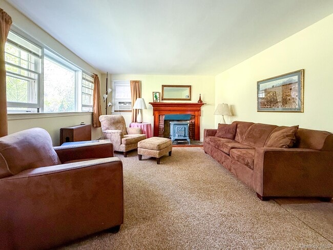 Building Photo - 8415 Soundview Ave