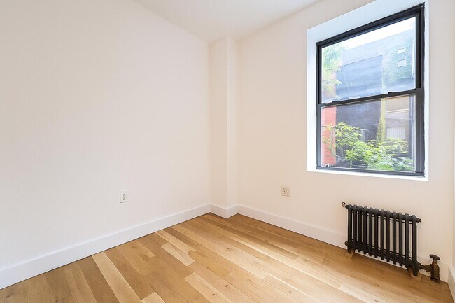 Building Photo - 605 W 137th St