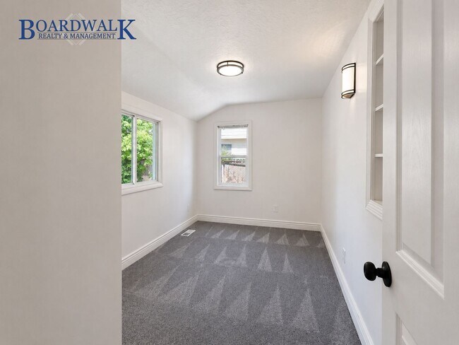 Building Photo - 3396 S 900 E