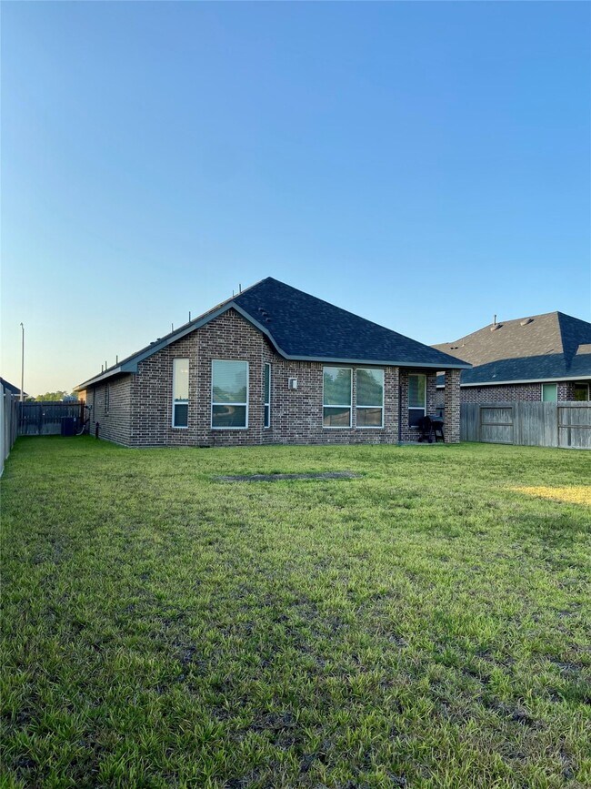 Building Photo - 12106 Champion's Frst Dr