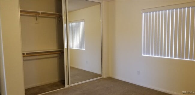 Building Photo - 870 Florence Ave