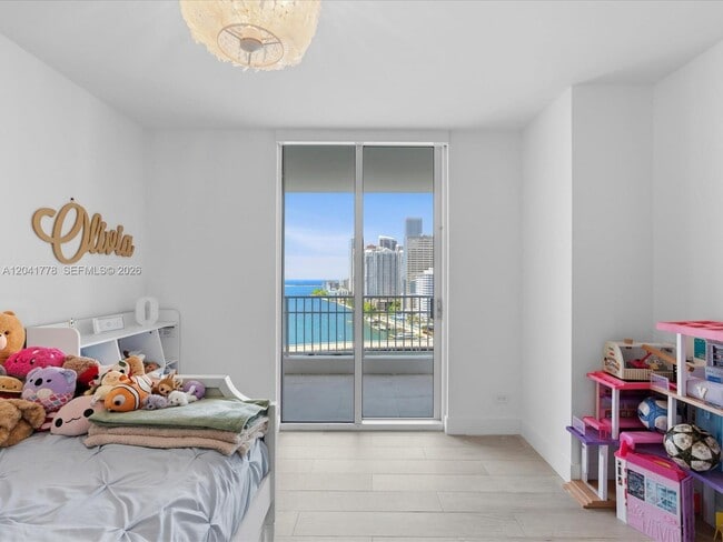 Building Photo - 701 Brickell Key Blvd