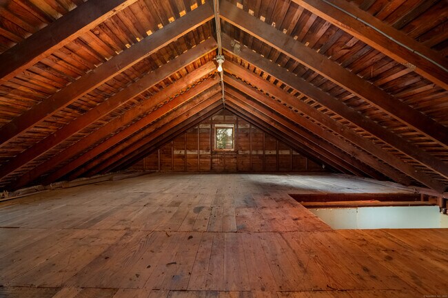 Building Photo - 31 Hillandale Rd