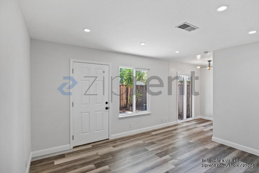 Building Photo - 3385 La Selva St
