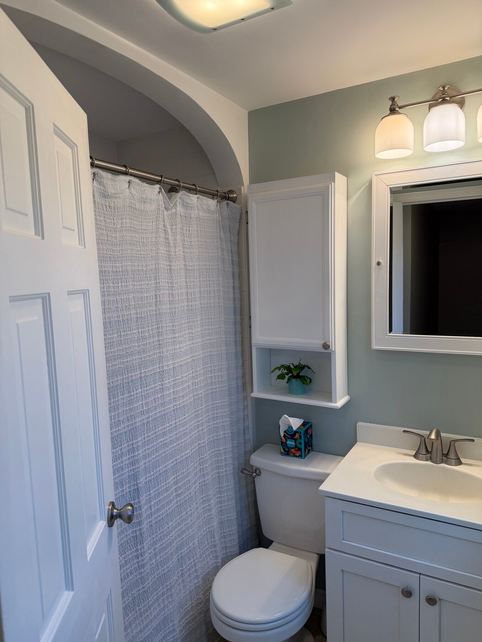 Building Photo - 821 Minakwa Dr