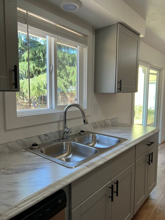 Building Photo - 4036so