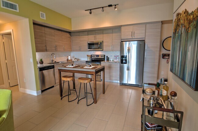 Building Photo - 4921 W Sample Rd