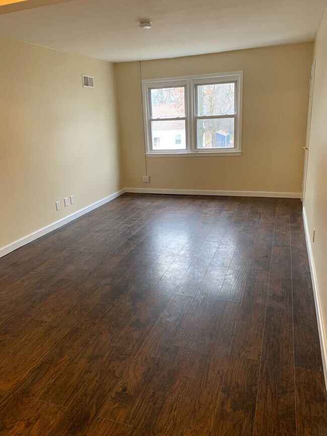 Building Photo - 2 Bedroom apartment for Rent - Poughkeepsie