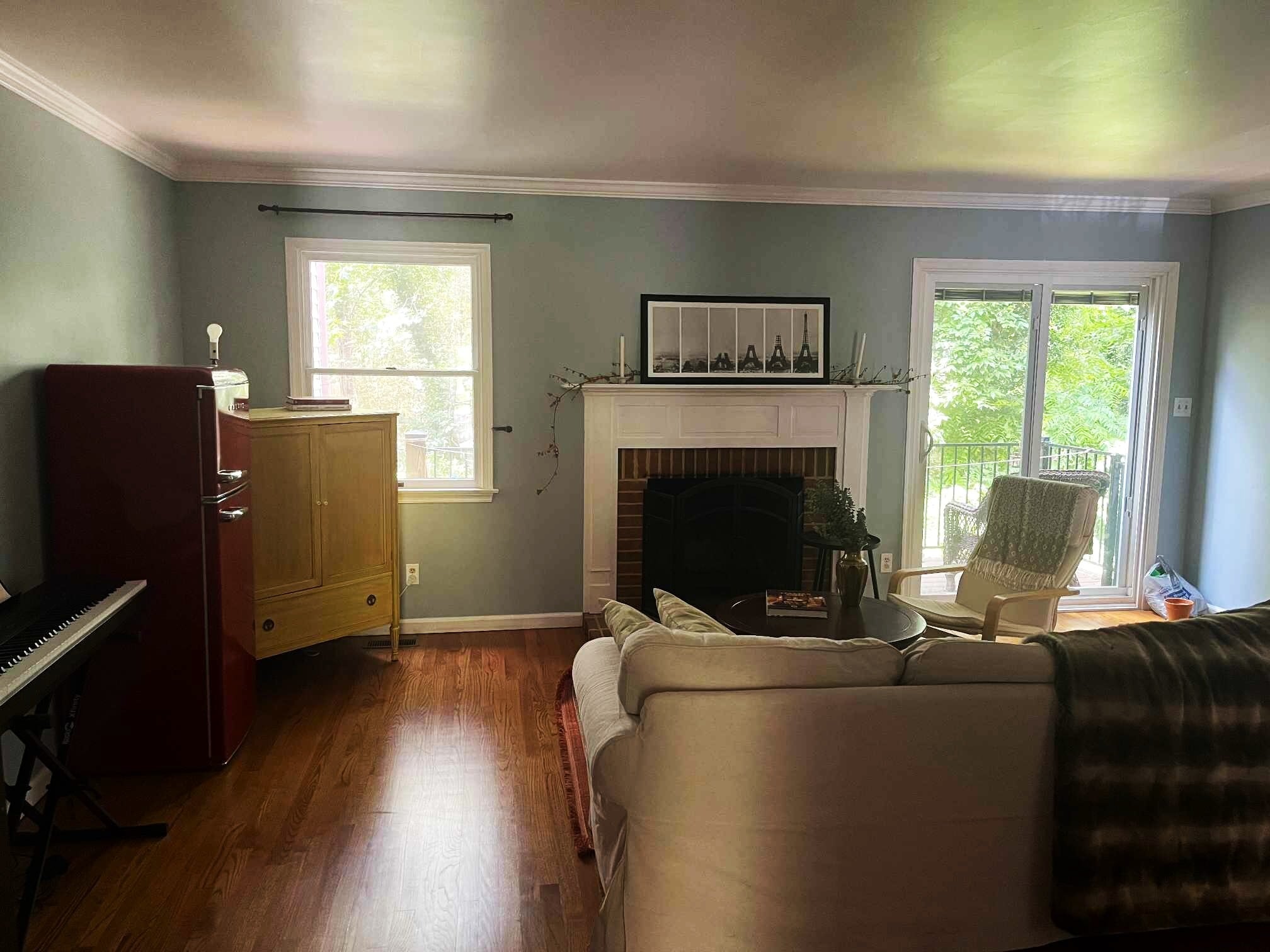 Shared upstairs living room - 146 Brandywine Ct