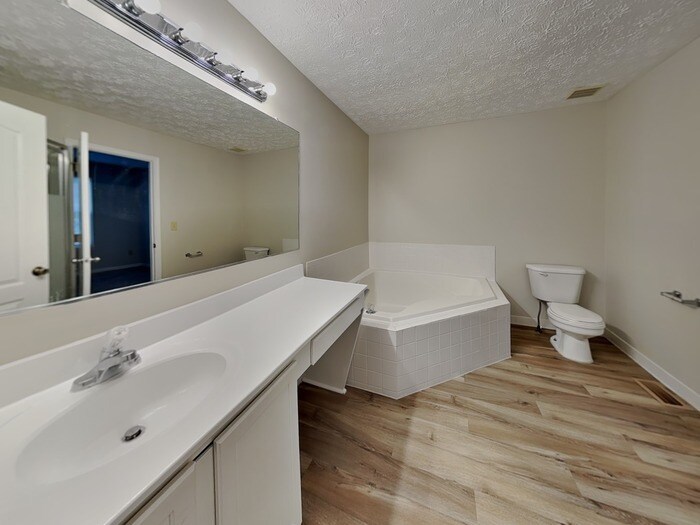 Building Photo - 7 Winlo Ct