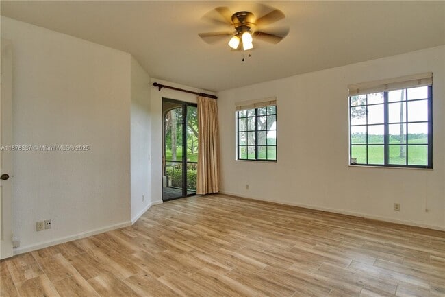 Building Photo - 2707 Center Ct Dr