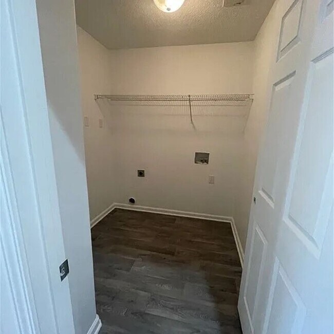 Building Photo - 568 Marshview Dr