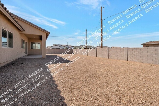 Building Photo - 35024 N Palm Dr