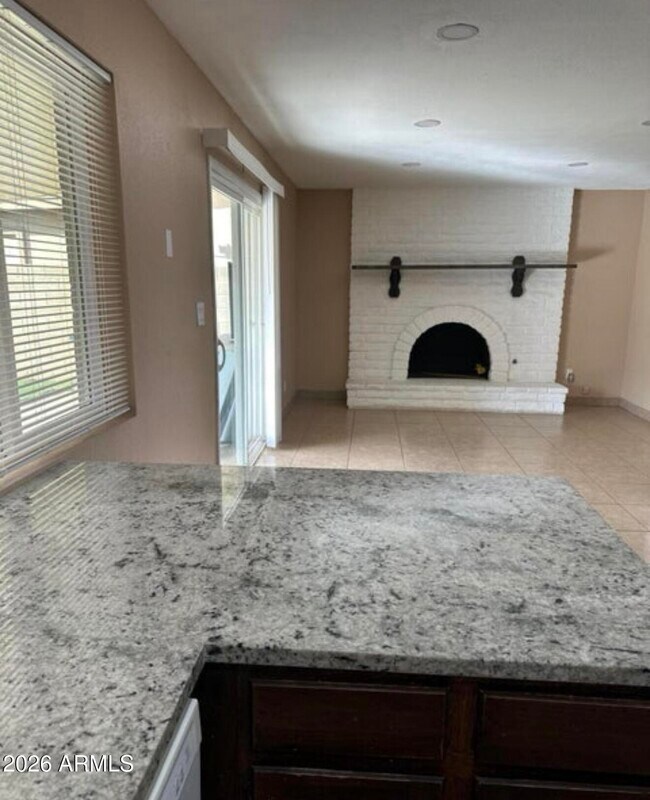 Building Photo - 2916 N 87th Ln