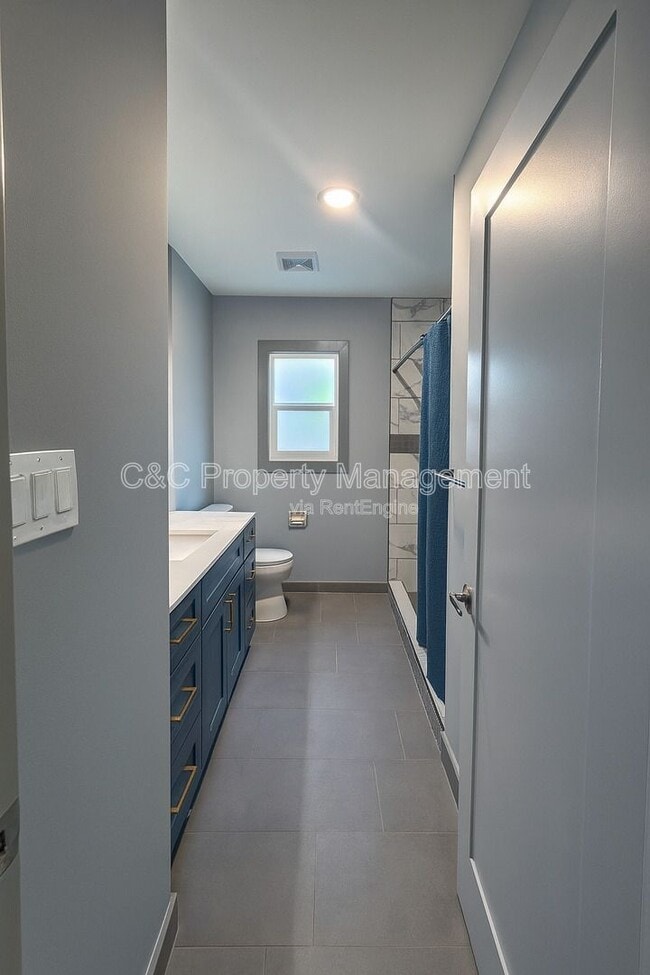 Building Photo - 2370 Lowell Ave