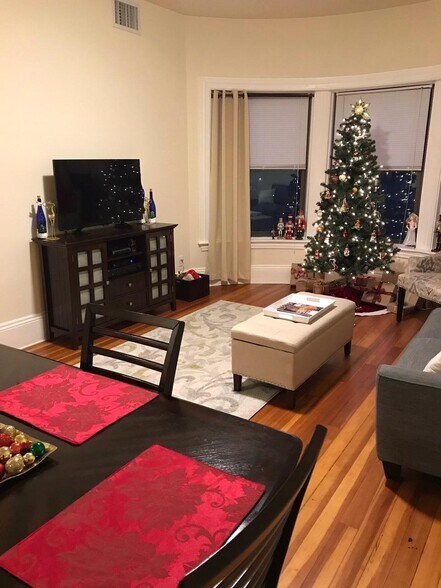 Apt 12 - 1463 Beacon St