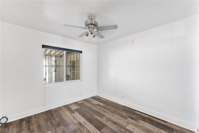 Building Photo - 1828 Hassett Ave