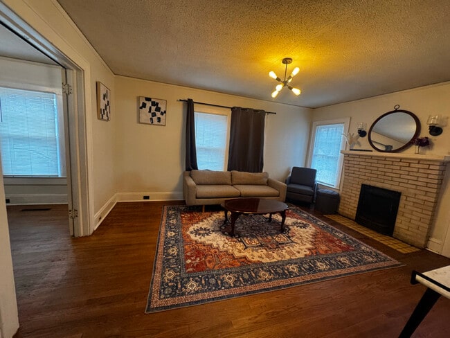 Building Photo - 1008 Mable Ave