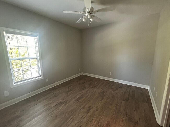 Building Photo - Beautiful duplex in Valdosta, Ga!