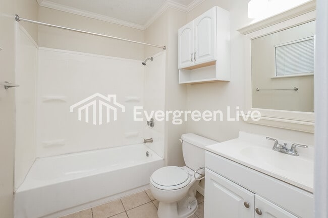 Building Photo - 414 Shenandoah Rd N