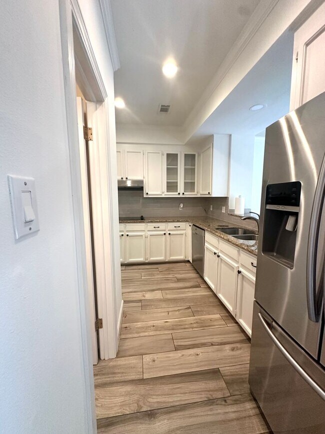 Building Photo - White Oak Common 3BR 2 1/2BA