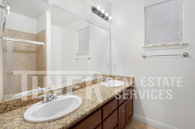 Building Photo - 5418 Washoe St