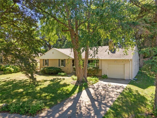 Building Photo - 4509 Laguna Dr