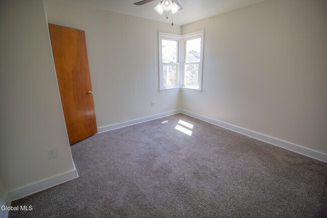 Building Photo - 16 Swayze Dr
