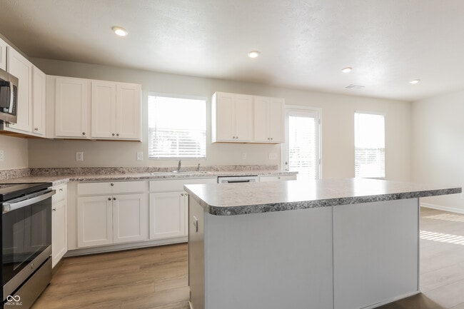 Building Photo - 13781 N Rising Sun Cir E