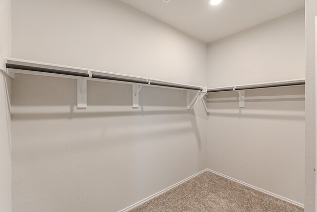 Building Photo - 9327 Colonial Bent Pl