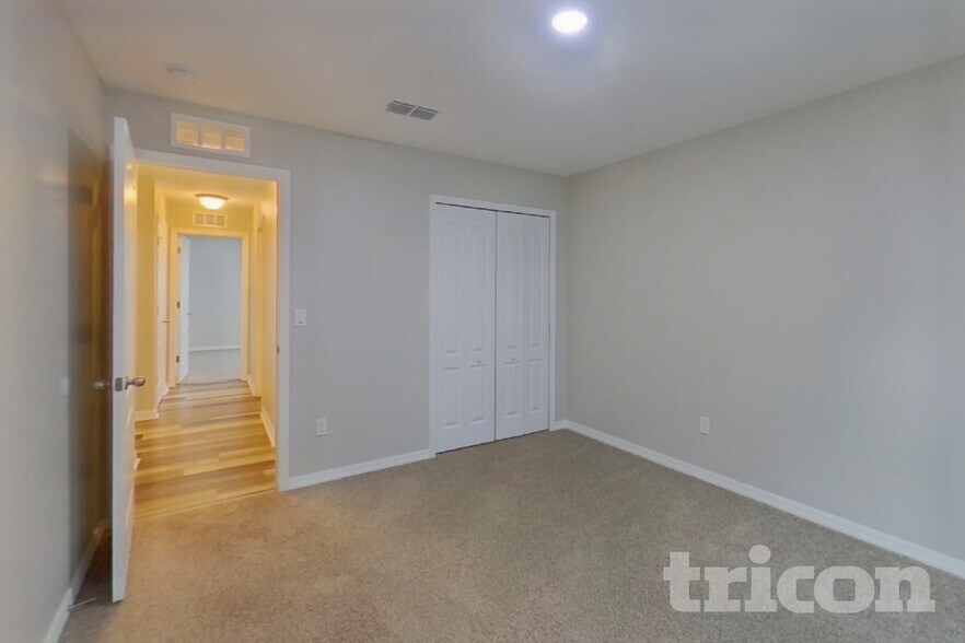 Building Photo - 509 Kestrel Dr