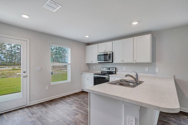 Building Photo - New Construction Home in High Demand Area!