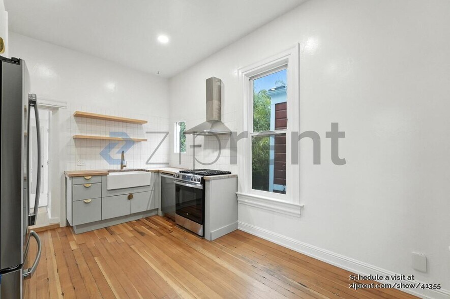 Building Photo - 2029 9th Ave