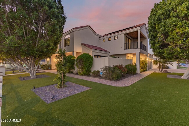 Building Photo - 3810 E Campbell Ave