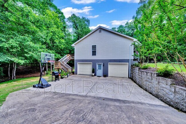 Building Photo - 2275 Blackjack Rd
