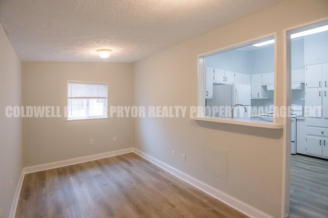 Building Photo - 1606 Oaken Trail