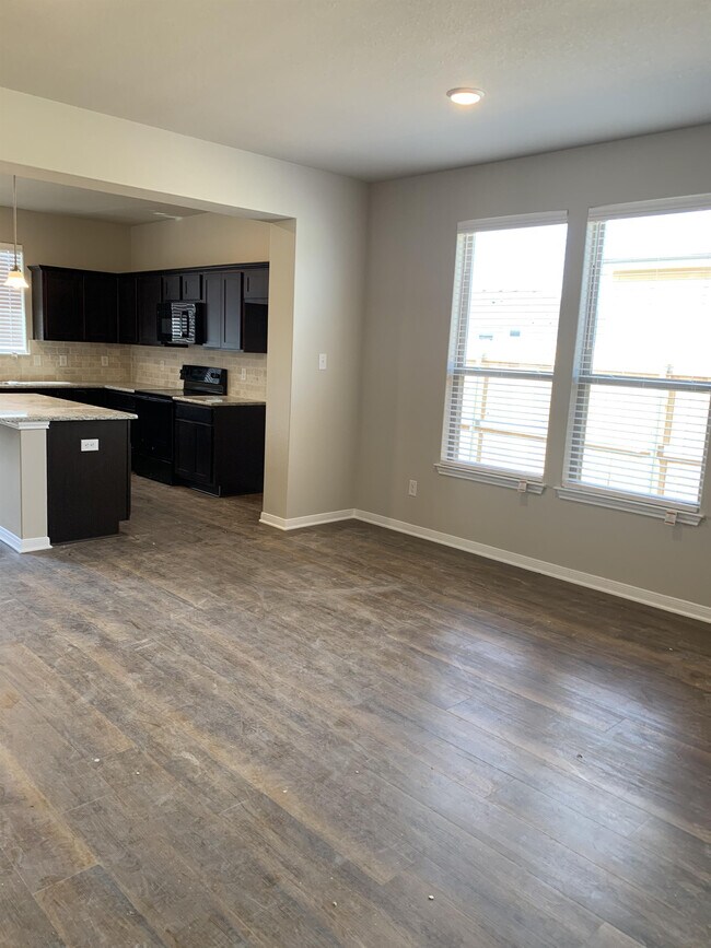 Building Photo - 1006 Aurora Grove Bend