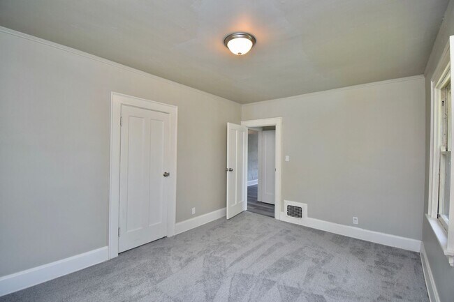 Building Photo - 6306 Chandler St