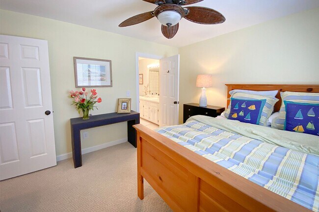 Building Photo - Beautifully FURNISHED Off Season 3bd/2.5 BA Single Family Home