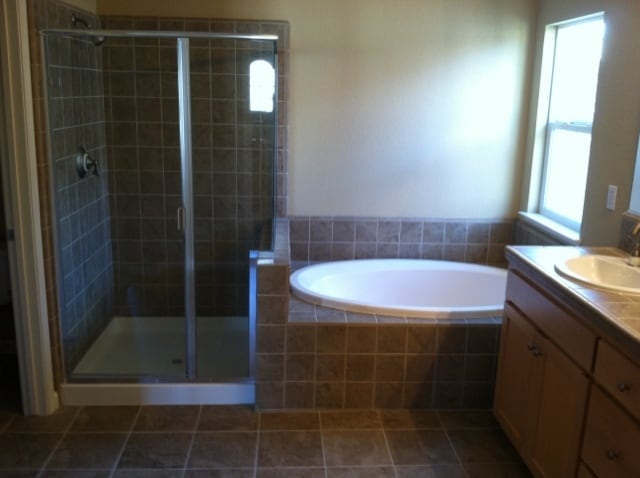 Building Photo - 760 Greentree Cir