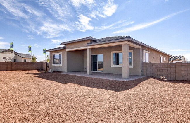 Building Photo - Beautiful large 3x2 home in Granite Dells Estates