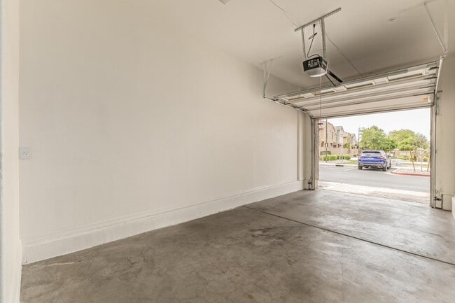 Building Photo - 1350 S Greenfield Rd