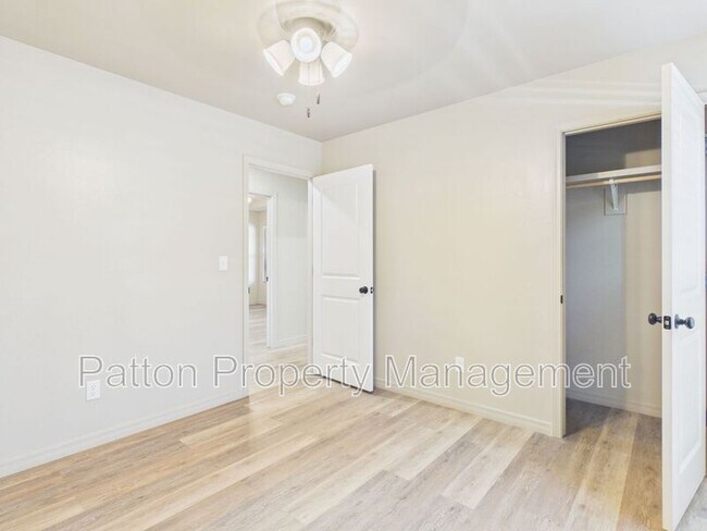 Building Photo - 1124 Caprock St