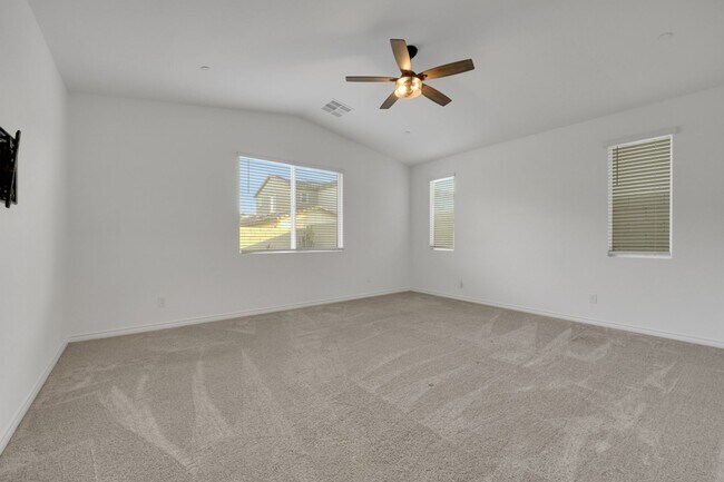 Building Photo - Nearly New Lennar 5 Bedroom Home in Inspirada